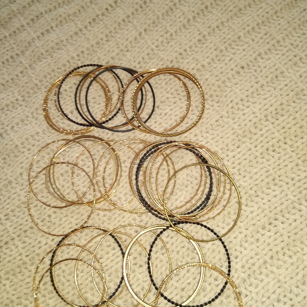 Bangle, stackable bracelets - Picture 2 of 3